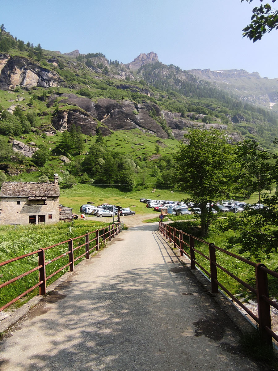 Parcheggio Alpe Veglia